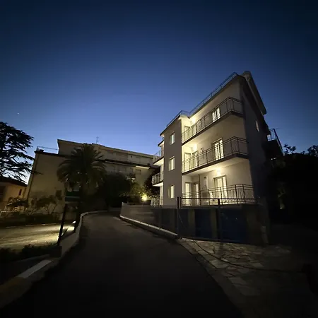 Cristallo 5 Apartment